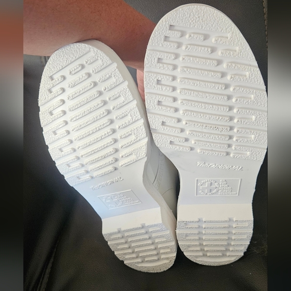 NWOB Dr. MARTENS 1460 Pascal White Leather Conbat Boots Women's size 7 Lace Up - Picture 11 of 14